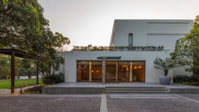 Отель The Manor - A Boutique Hotel  Нью-Дели